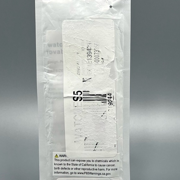 Posh Tech Rose Gold Apple Watch Strap 42-45MM - Picture 3 of 3